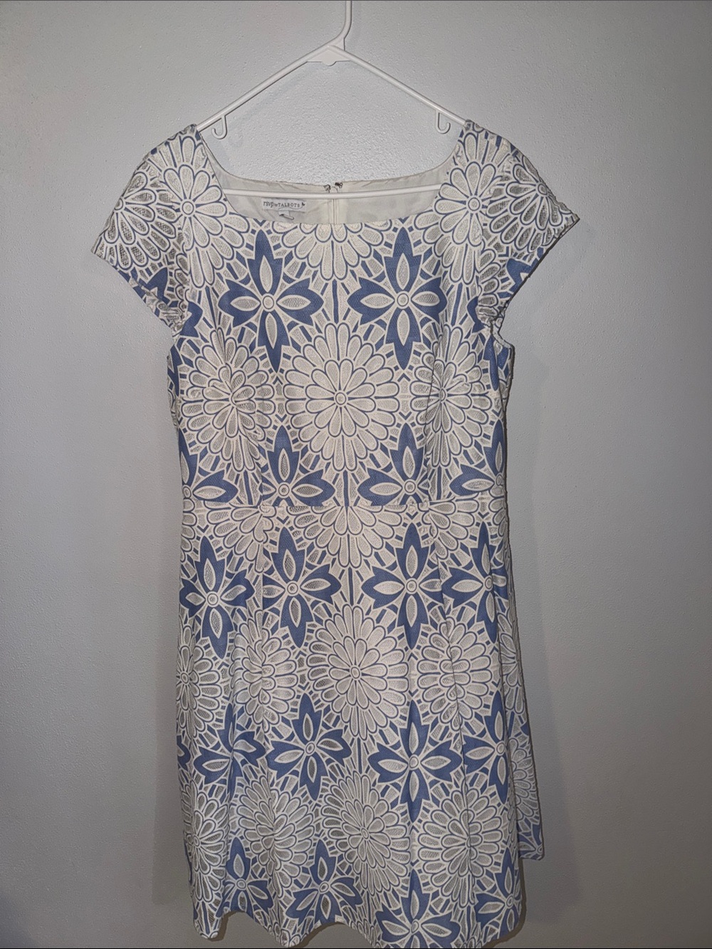 rsvp by Talbots Blue & White Floral Shift Dress - Casual Elegant